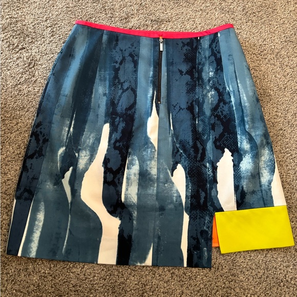 T TAHARI Abstract Mini Skirt - Picture 7 of 8